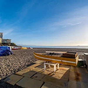 https://conjunto-de-los-corales-la-carihuela-031.es-andalucia.com